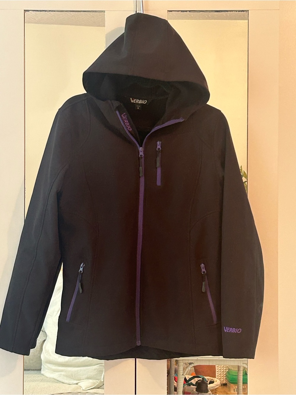 ✨Verbio Black & Purple Hooded Softshell Jacket - Size M✨